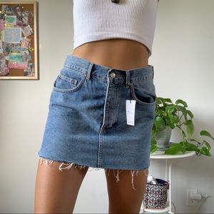 Brand new light wash blue jean mini skirt 🦋